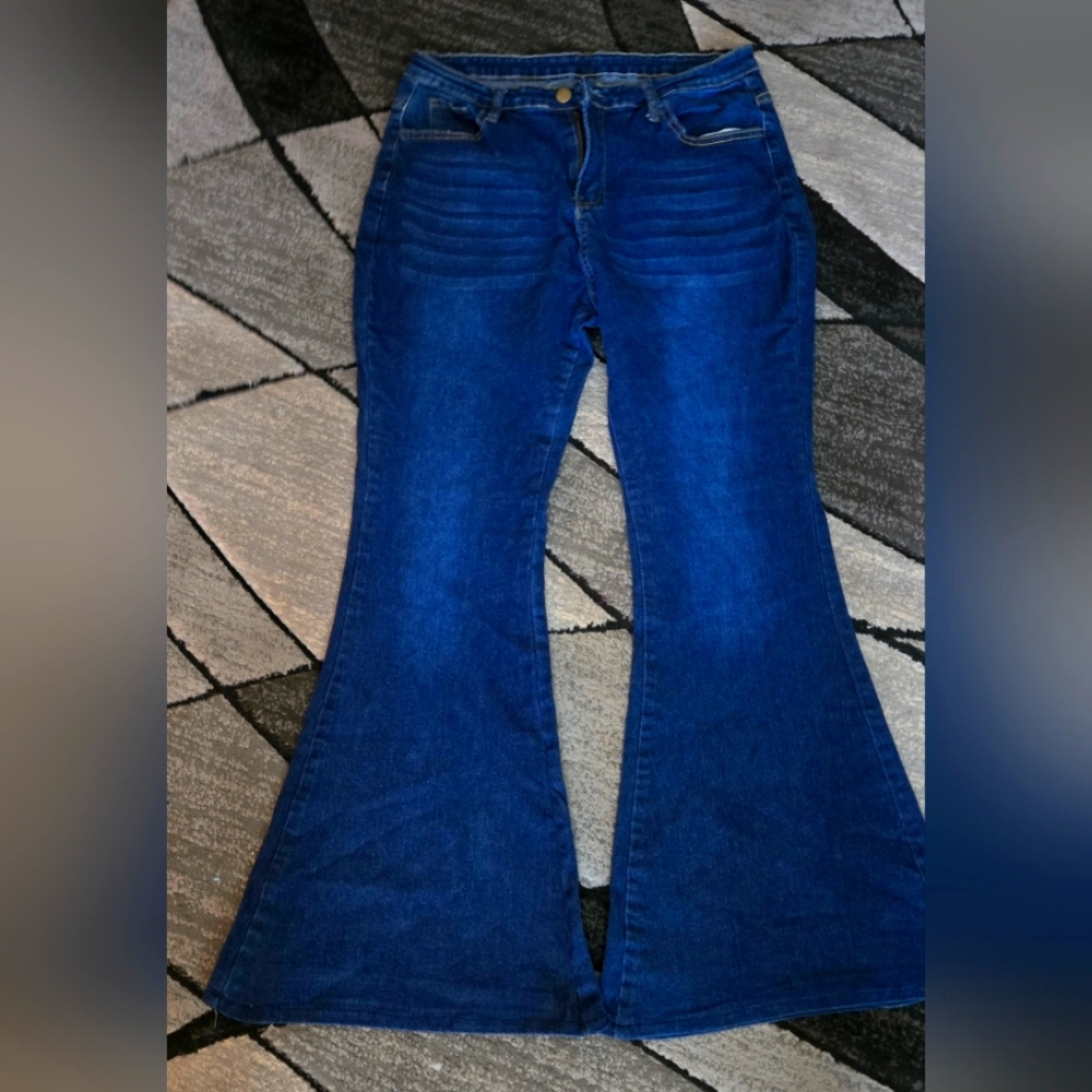 Women's Super Flare Jeans